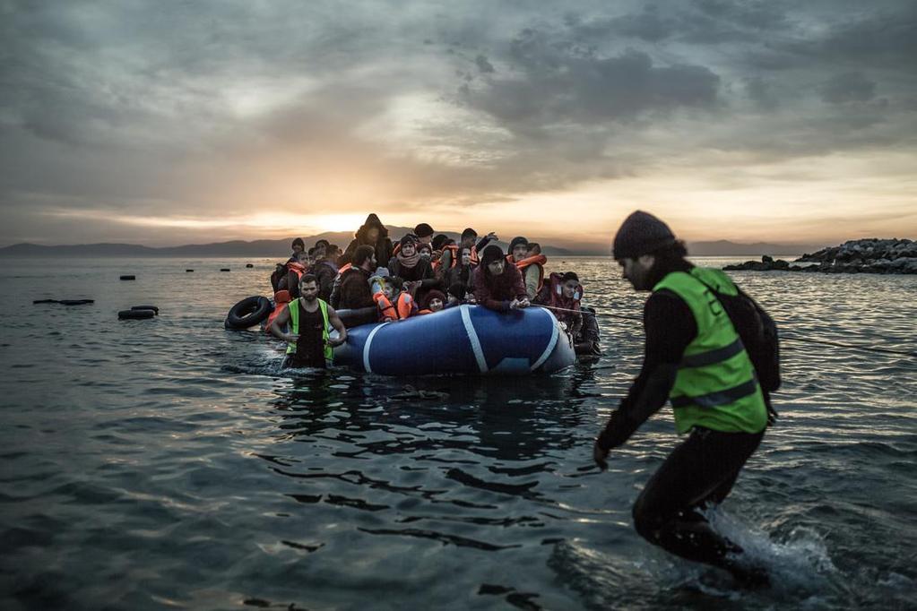 Activity Sheet Photos of people forced to flee Photo 1 Every day, the shores of the small Greek island of Lesbos see the arrival of boats coming from Turkey carrying some 50 refugees or migrants, who