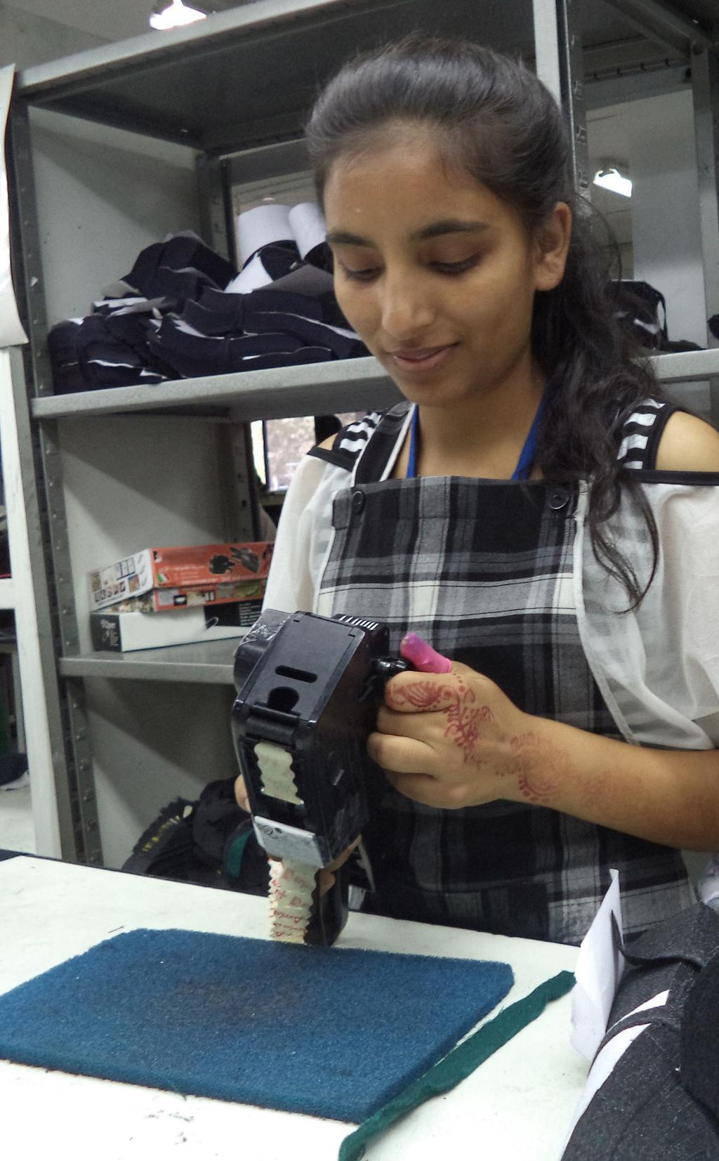 MIGRANT DOMESTIC AND GARMENT WORKERS IN JORDAN A baseline