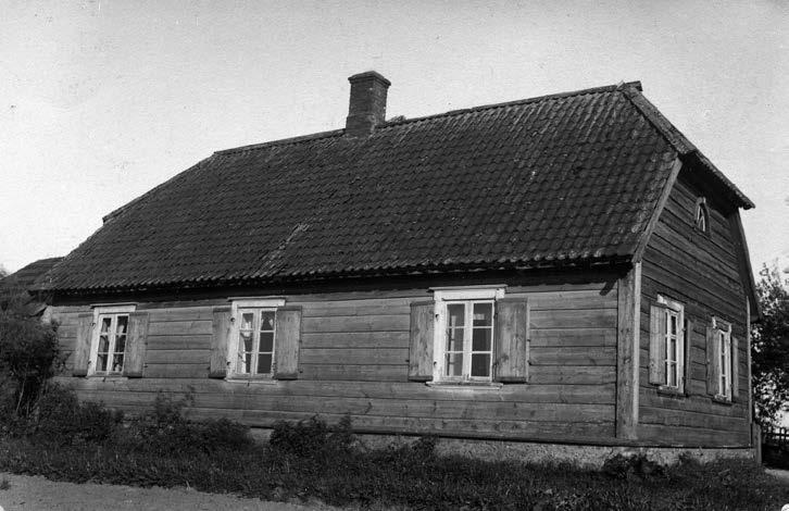 Ülevaade Eesti vallamajadest 1870. aastal ehitatud Viiratsi vallamaja. Foto Eesti Vabaõhumuuseum.