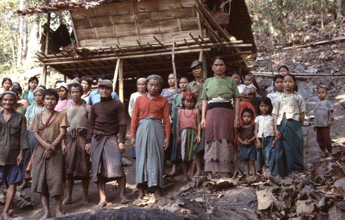Displaced Karenni villagers on Karen State border (MS) KNPP is also unhappy about this restriction. We took up arms a long time ago, because the constitution was not fair, explained Khu Nye Reh.