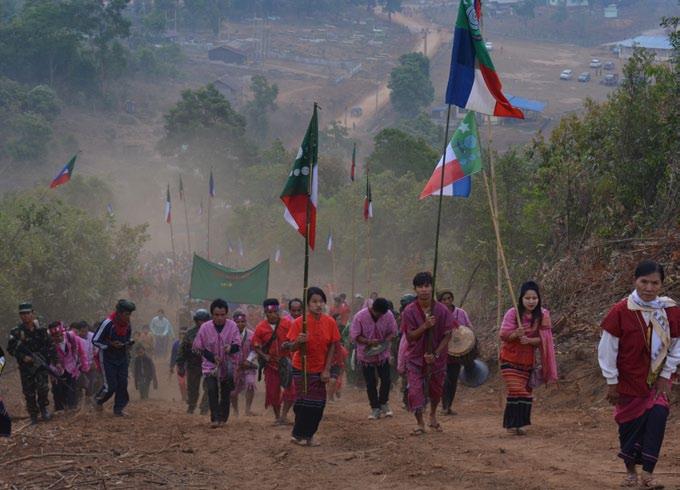 Kayaw people celebrating Kayah State National Day in Hoya, Hpruso Township (KT) In October 2016, the pyithusit (people s militia) and BGF groups in Kayah State also set up the Karenni National United