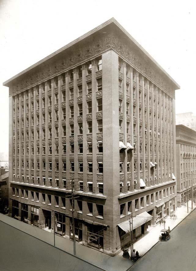 designed the 10- story Wainwright Building in St.