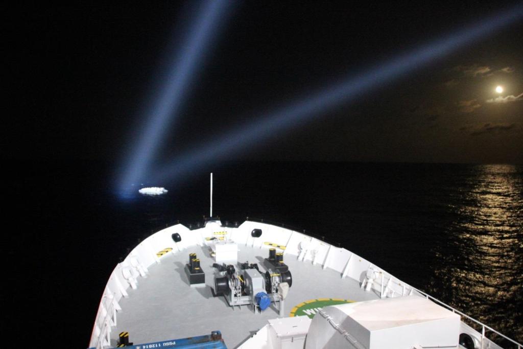 vessel Photo: 6 The MV Aquarius uses it s spotlights to