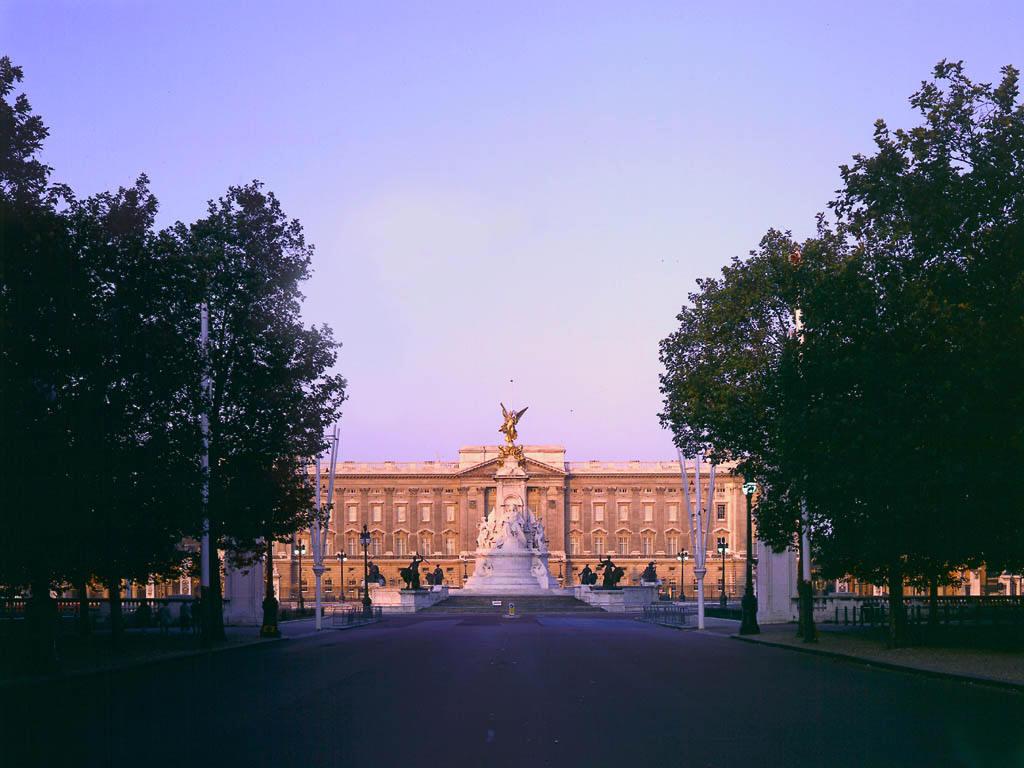 Political Science Department Europe Summer Travel Study Program for 2012 Provisional Itinerary and Schedule Buckingham Palace Dates Here is some provisional information about the 2012 Political