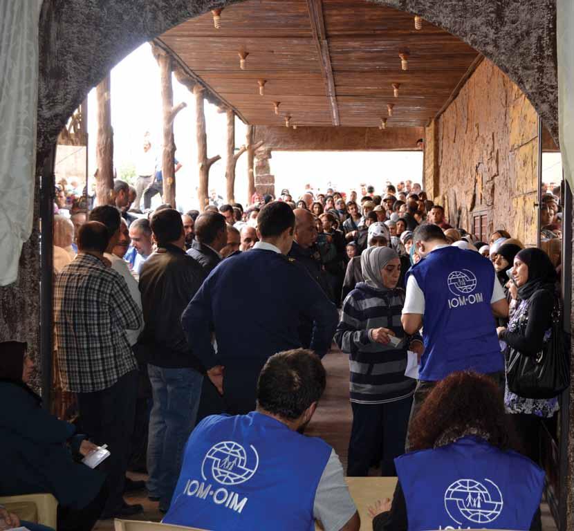 Lebanese returnees from the Syrian Arab Republic receiving