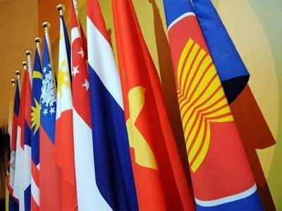 Visa Relaxation Progressive visa liberalisation/ exemption for ASEAN nationals Carry out a study on a common visa for non-asean nationals.