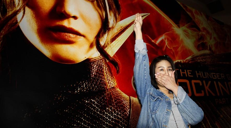 "Hunger Games" salute now banned by Thailand's military leaders By Los Angeles Times, adapted by Newsela staff on 11.25.