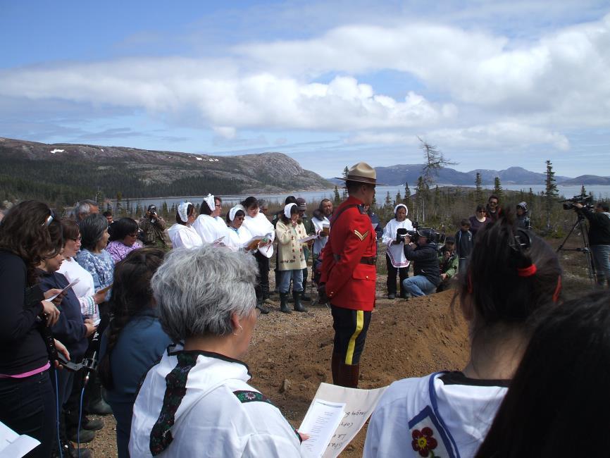 WHAT WE HEARD : A REPORT ON CONSULTATIONS RELATING TO REPATRIATION IN NUNATSIAVUT Consultations with Labrador Inuit on the repatriation of human remains and burial objects, removed from