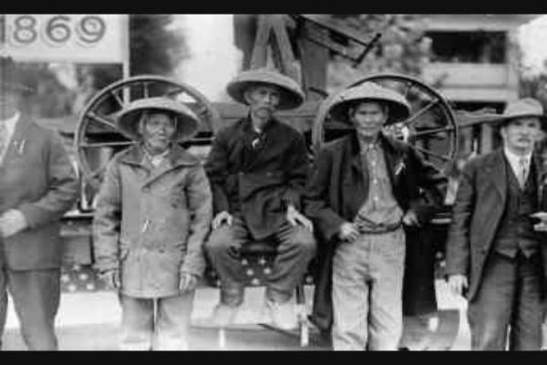 Source C Primary Photograph of Chinese Railroad Workers, 1869. Retrieved from the Library of Congress May 13, 2015. Source C Questions for Consideration 1.