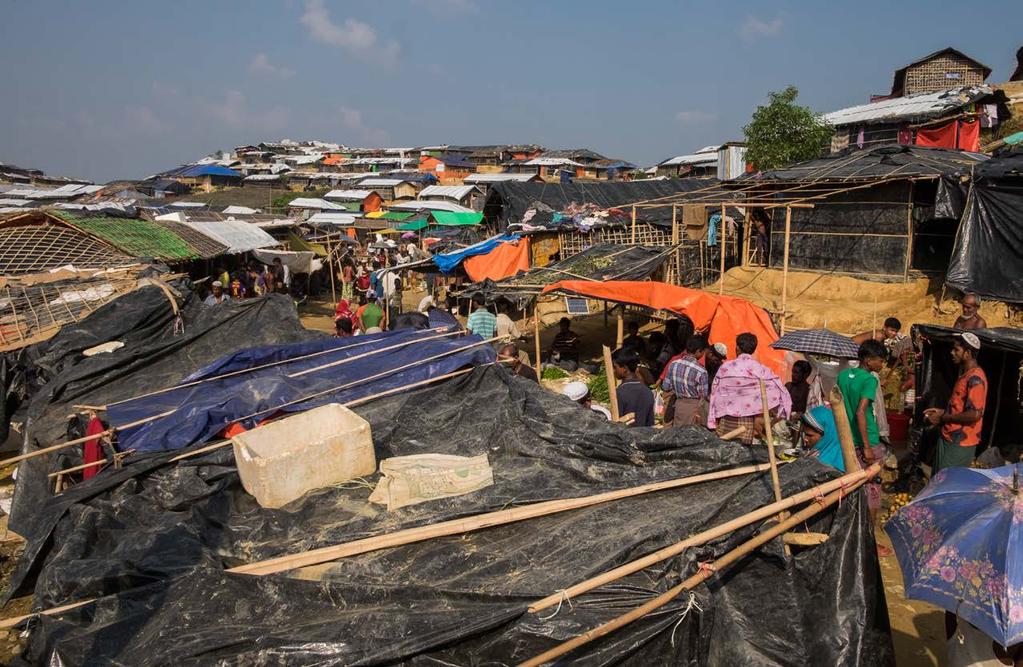 FINAL EMERGENCY MARKET MAPPING & ANALYSIS (EMMA) REPORT A market in Thangkhali camp in Bangladesh.