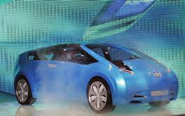 Our Environment New Technology on the Move: Hybrid Vehicles The word hybrid means that something has features from two different origins.