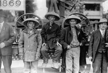 Immigrants Build Railroads Irish immigrants in the east and Chinese immigrants in the west were