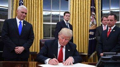 President Trump Uses His Presidential Pen To Abolish Obama's Three Major Policies Celebrities Washington: President Trump approved three presidential directives this Monday, eliminating U.S.