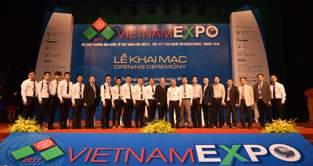 VIP GUESTS AT THE OPENING CEREMONY Vietnam s Vice Minister of Industry and Trade Vietnam s Vice Minister of Culture,