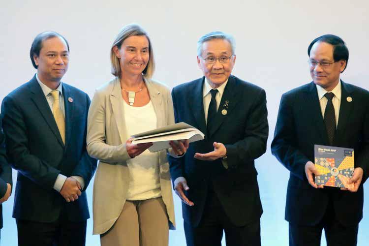 6 The EU and ASEAN Blue Book 2018 7 A closer look: The New ASEAN-EU Plan of Action 2018-2022 Following the successful implementation of the ASEAN-EU Plan of Action for 2013-2017, the two sides worked