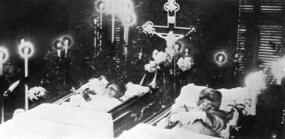 The Alliance Trap Germany tells AH to demand Serbia punish killers (Wilhelm II) AH declares war on Serbia Tsar Nicholas II declares war on AH to protect Serbia (slavism) Germany declares