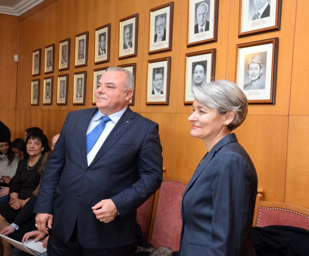 and the Honorary sign of UNWE The title awarded to Mrs. Bokova requires responsibility and we expect that she will be among us also in the future, pointed out Prof. Stattev.