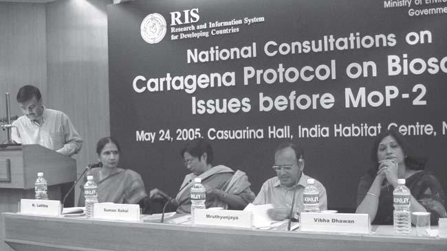 organized the National Consultation on South-South Economic Cooperation: Exploring Mekong-Ganga Relationship in New Delhi on 1 September 2005. Professor S. D. Muni, former Ambassador of India in Lao PDR delivered the inaugural address.