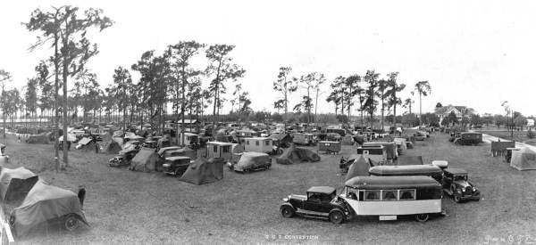 Picture E-8-3: The Arcadia, FL, Tin Can Tourist campground (Picture from the