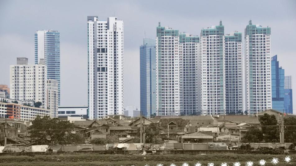 Two Faces of jakarta (Source: TirtoAndrey Gromico) World Bank/AIIB Indonesian National Slum Upgrading Project: Safeguard Violations and Weak Country System Analysis Indonesia s President Jokowi has
