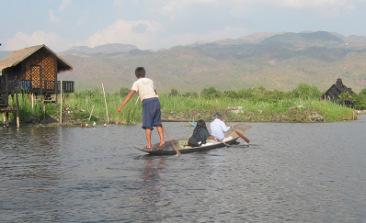 Inle Lake Located in Southern Shan State at 850 m above sea level Surface: 70 sq-km (2 nd
