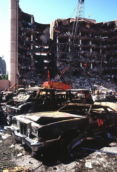 CLINTON S PRESIDENCY In 1995, Timothy McVeigh bombed