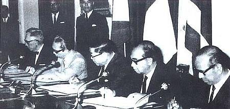 Overview 8 August 1967 in Bangkok, Thailand, with the signing of the ASEAN Declaration (Bangkok Declaration) Founding Fathers of ASEAN: 5 Foreign
