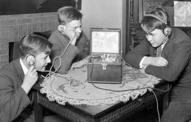 LEISURE The inventions of radio and motion pictures (films) enriched leisure activities in the 1920s. Early radios were in high demand. Listeners had to use headphones and struggled to hear the sound.