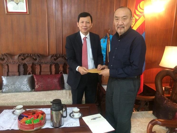 H.E. CHENG Manith, Ambassador of the Kingdom of Cambodia to Lao PDR met with H.E Lodoidamba GALBADRAKH, Ambassador of Mongolia to Cambodia H.