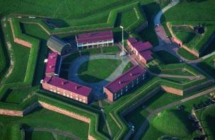 Fort McHenry F ort McHenry is located in Baltimore, Maryland.