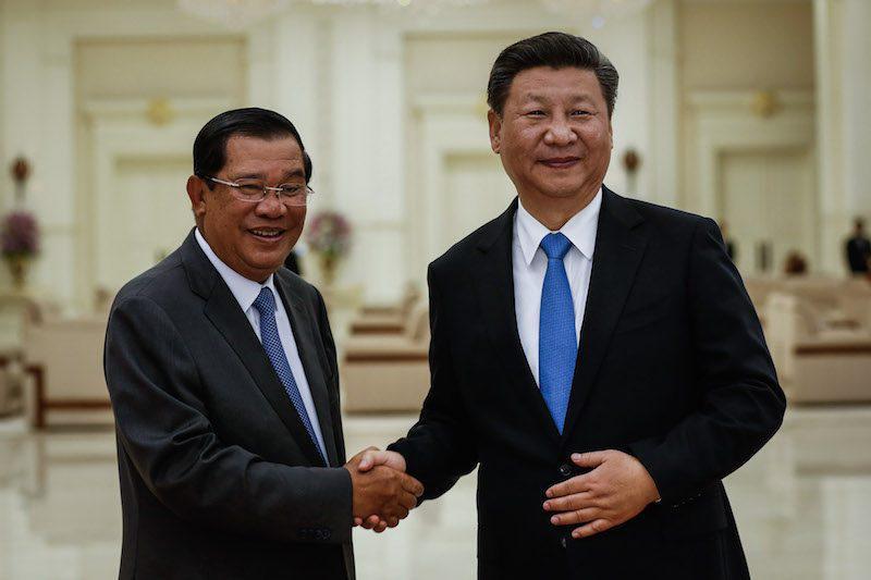 PM Hun Sen: China, the Most Trusted Friend of Cambodia 23 Crowds await Chinese