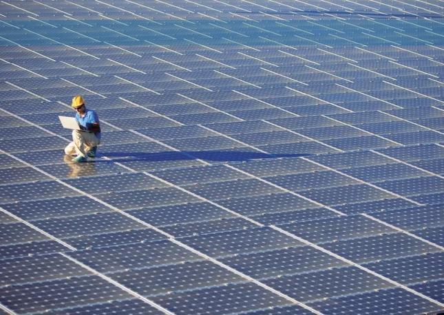 Prelims Focus Facts-News Analysis Solar goal for 2022 too hot to handle India had been on track to effet its target of 100 Gigawatt (GW) of solar energy capacity by 2022 but momentu m has been