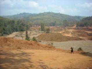 These photos, taken on April 13 th 2011, provide elevated and ground-level views of a fourth mining site along the Baw Baw Loh River, at Hsaw Dee Klee Hta.