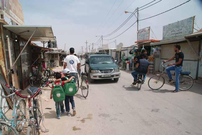 Kamel Doraï + Pauline Piraud-Fournet From Tent to Makeshift Housing Case study Faysal s family in Zaatari camp During regular visits in Zaatari camp between 2012 and 2017, we interviewed several