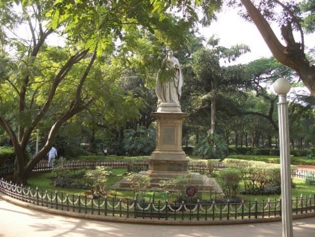 Cubbon Park was developed in 1870 as a divider between the peté and Cantonment.