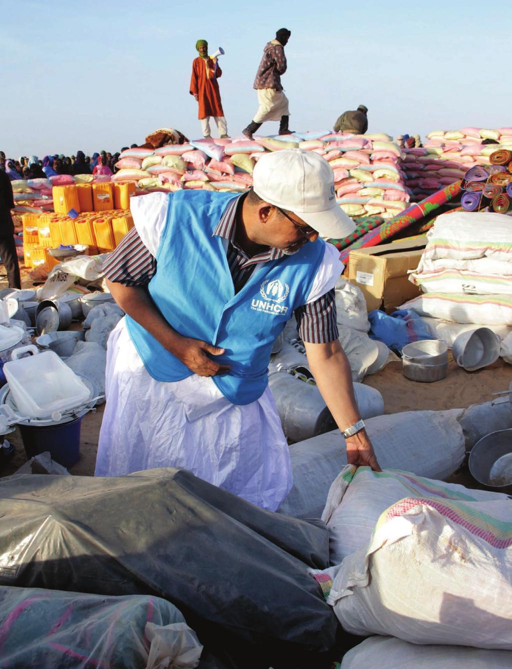 Distribution of non-food items to Malian refugees in