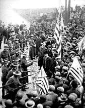 Lawrence, MA Strike: 1912 The Bread & Roses Strike DEMANDS: ù 15