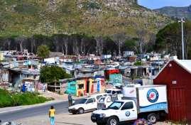 PLACE MAKING IN HOUT BAY Place making dynamics in Imizamo Yethu Two groups of migrants settle.