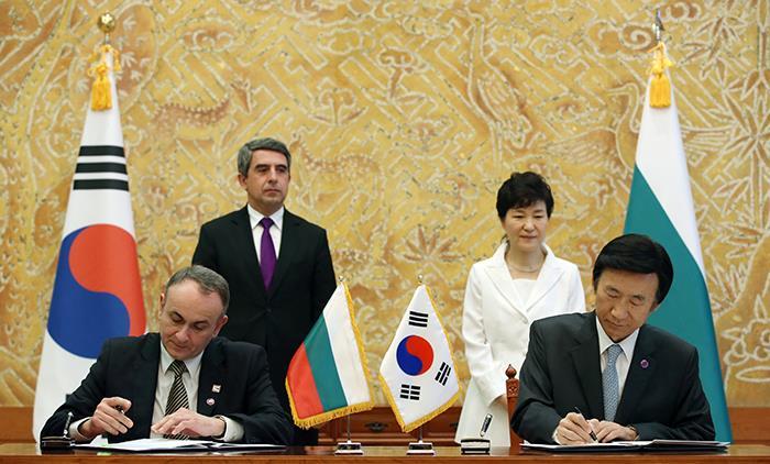 Korea-Bulgaria Relations High Level Visits 2 Joint Declaration on the Comprehensive and Future-Oriented Partnership between the Republic of Korea and the Republic of
