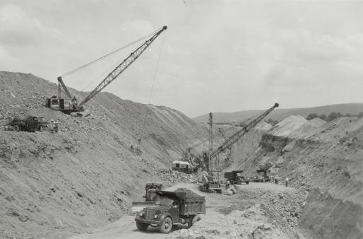 BEFORE SMCRA Early coal mine regulations - West Virginia in 1939, Indiana in 1941, Illinois in 1943, and Pennsylvania in 1945.