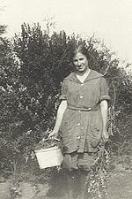 [Lois Allen Camp in Winona On 1918, NLA, MG