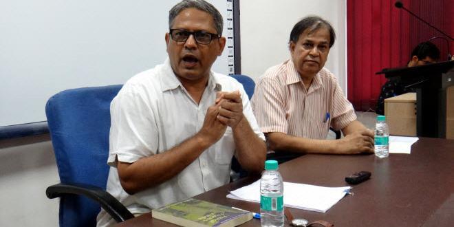 Prof. Ujjawal Singh Speaks on Political Fasts as Mode of Resistance The Department of Political Science organized a talk by Prof.