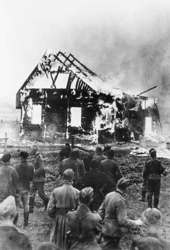Holocaust in Lithuania,1941-1942. Burning synagogue.
