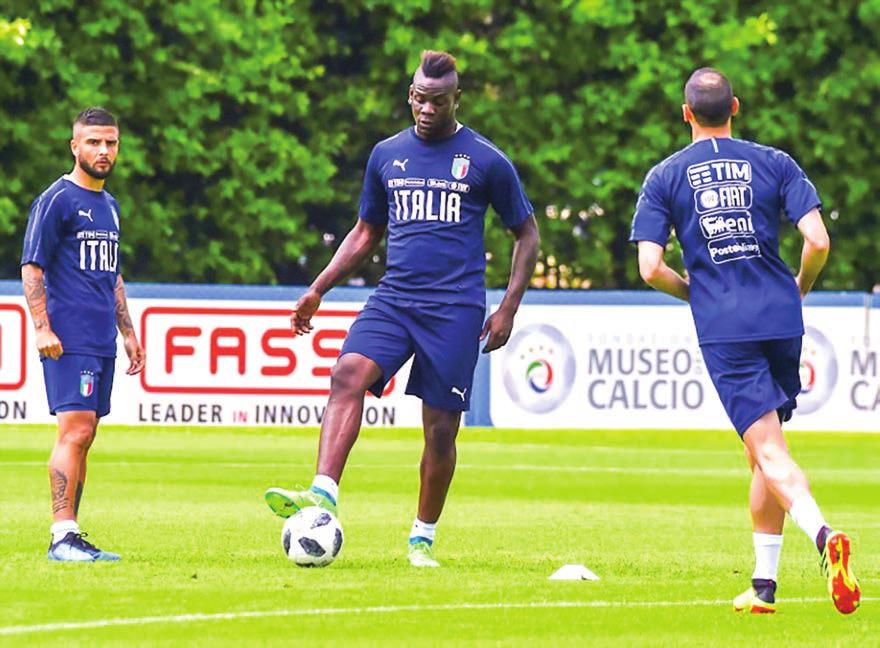 16 SPORT 29 MAY 2018 Balotelli has matured, says Italy skipper Bonucci Italy s striker Mario Balotelli (C) and Italy s forward Lorenzo Insigne (L) take part in a training session on 24 May, 2018 at