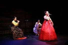 7 Oral traditions and expressions Arirang, lyrical folk songs, Republic of Korea Inscribed in 2012 on the Representative List of the Intangible Cultural Heritage of Humanity oral
