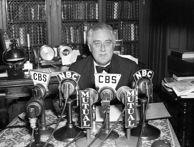 FDR President becomes communicator in chief Presidential voice becomes the dominant voice in political dialogue FDR creates a personal and direct link with the people becomes skilled at molding