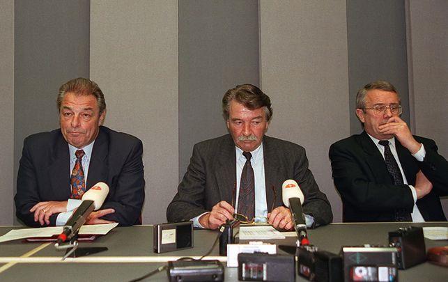 government officially applied to join the European Union. On 6 December 1992, 50.