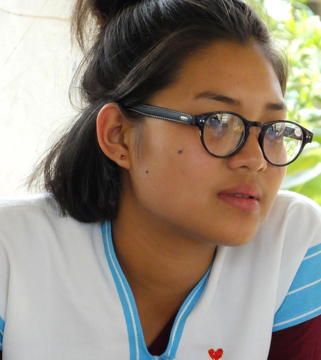 Naw E. is a 17-year-old student at the Thoo Mhwe Kee Migrant Learning Centre in Thailand. Four years ago, Naw started having problems when she tried to study.