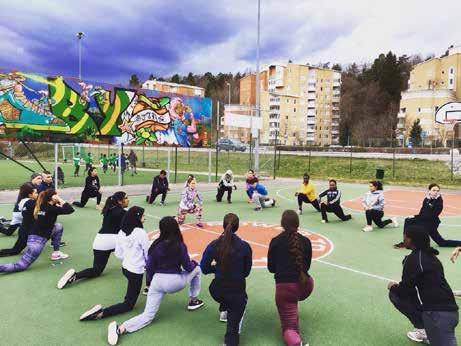 LÖPARAKADEMIN Löparakademin Using sport as its main tool, Löparakademin ( the running academy ) targets young people aged 15 or so living in areas of social