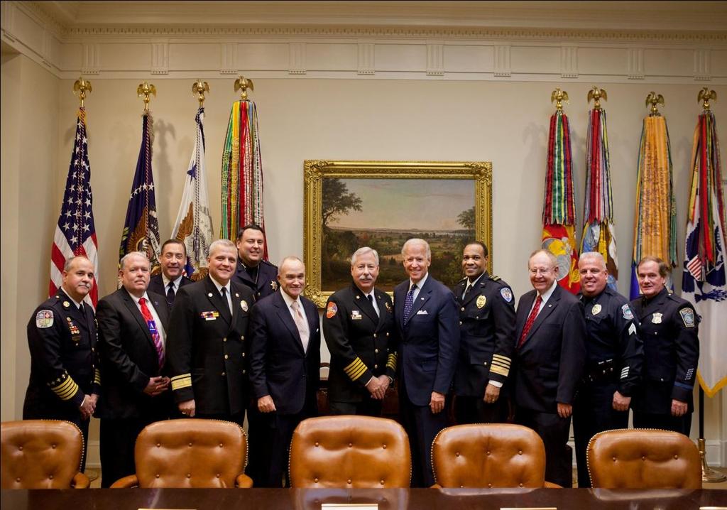 The Washington Report March 7, 2012 The Newsletter of the National Association of Police Organizations Representing America s Finest NAPO VICTORY: PRESIDENT SIGNS BILL TO CREATE A NATIONWIDE
